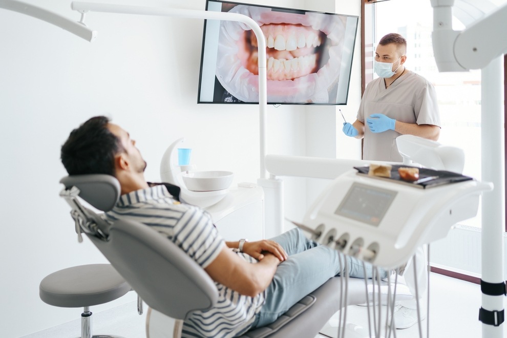 dentist near fleetwood in surrey